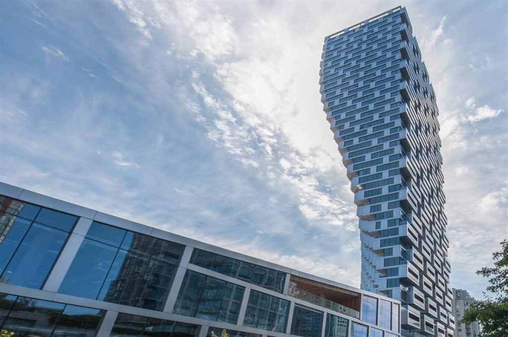 Vancouver House: torre de hormigón que desafía formas convencionales - 4