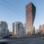 Vancouver House: Una torre de hormigón que desafía las formas convencionales