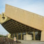 Gimnasio de la prefectura de Kagawa: Un “bote” de hormigón que homenajea a la cultura japonesa