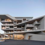 Hotel Fort & Port: Volúmenes independientes de hormigón que definen a un hotel de lujo