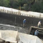 Una base sólida: Pisos de Hormigón colocado in situ con Muros de Shotcrete para Piscinas Residenciales